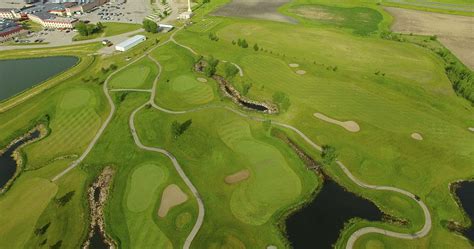 Take a swing at Dakota Magic Golf Course's breathtaking views